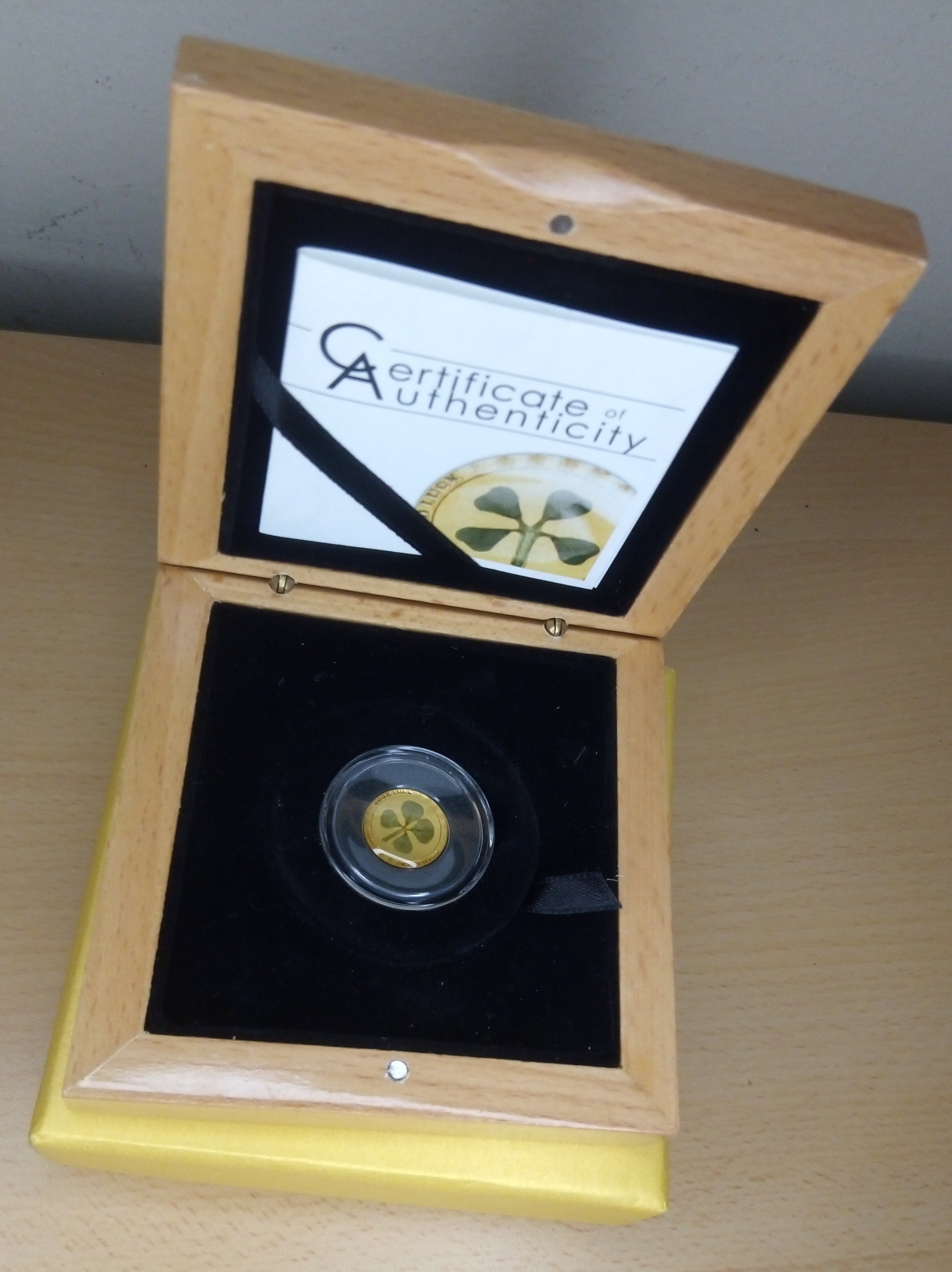 Four Leaf Clover  1 g. Gold Proof coin, Palau, 2017